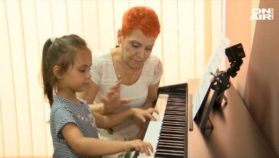 4-годишно талантливо българче ще свири на червения роял в "Роял Албърт Хол"