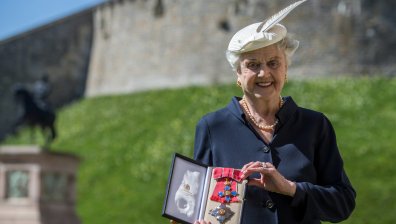 Почина актрисата Анджела Лансбъри, изиграла главната героиня в "Убийство по сценарий"