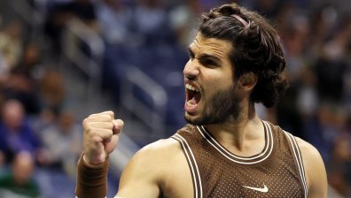 Алкарас превъзмогна тежък старт и се класира за третия кръг на US Open