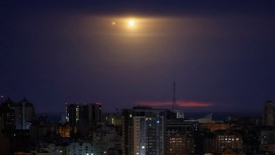 С нощна атака към Украйна Русия сложи край на примирието за Деня на победата