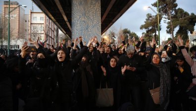 Иранци протестираха срещу властта заради сваления украински самолет