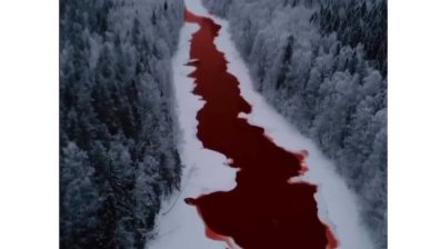 Червена река потече в Русия - има ли опасност за населението? (+ВИДЕО)
