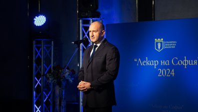 Румен Радев към лекарите: Въпреки трудностите, издигате стандарта на здравеопазването