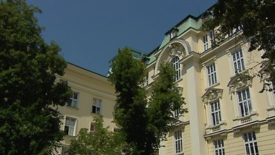 Защитени специалности от есента: Защо студентите избират хебраистика?