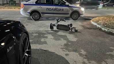 Полицай блъсна с колата си мъж с тротинетка в Казанлък