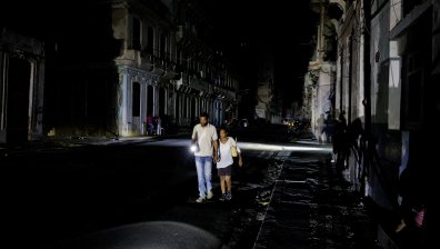 Куба потъна в мрак: Близо 10 млн. души останаха без ток след срив на мрежата