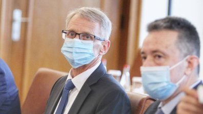 Денков: При преминаване към дистанционно обучение много от децата се затрудняват