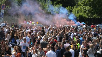 "12 писма до дванайсетокласниците" - послания до децата, но и до възрастните