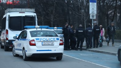 Без "Луковмарш", полицаи окупираха центъра на София, не допуснаха факелно шествие