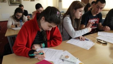 Младите у нас - материално задоволени, работят, но повечето не по специалността