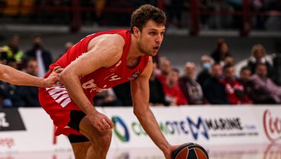 Александър Везенков изведе "Олимпиакос" до победа в Гърция