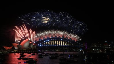 В Нова Зеландия вече са в 2022 г., с пълни барове и ресторанти