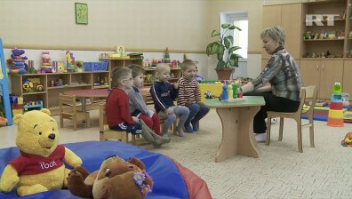 Украйна обмисля да забрани осиновяването на деца от чужденци (видео)