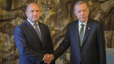 Радев: От справянето с енергийната криза зависи оцеляването на европейската икономика