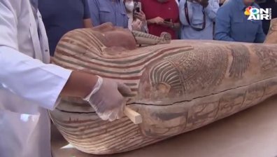 В Египет откриха идеално запазена мумия на 2500 г. (видео)