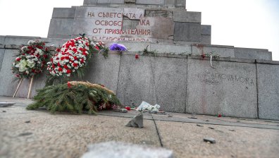 БСП брани Паметника на съветската армия с общонационална подписка