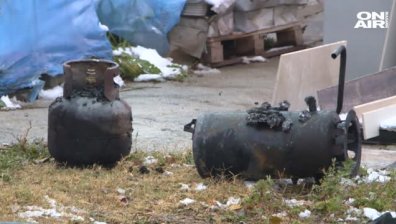 Пожар изпепели две постройки на Околовръстното шосе в София
