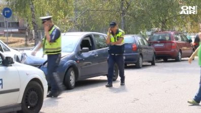 16-годишен помете три коли във Велико Търново