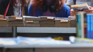Имате излишни книги? Може да ги дарите за благотворителен базар в СУ
