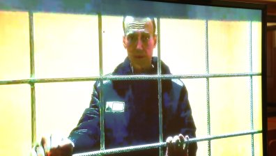 Жив ли е Навални? Съмненията се засилват заради отложени дела