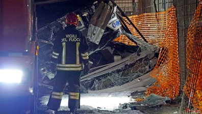 Автобус падна от виадукт край Венеция, загинаха 21 души (ОБНОВЕНА)