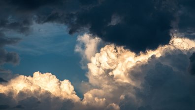Дъждовете спират, вълните по Черноморието стигат 2 метра