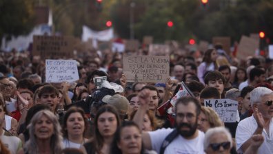 Ескалират масовите протести в Испания заради жилищната криза (СНИМКИ)