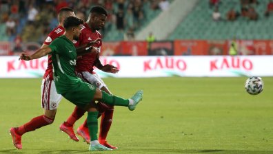 Оливейра преподписа с "Лудогорец": Чака ни много работа