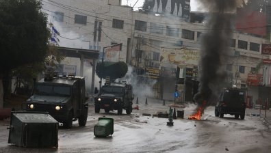 Израелската армия започна операция в най-голямата болница в Газа