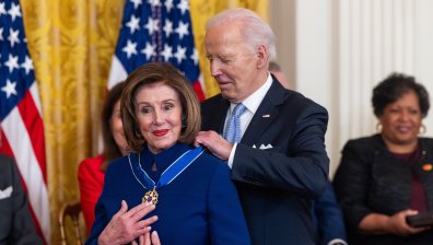 Пелоси: Всички окуражаваме Байдън, той е велик и уважаван президент