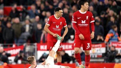 "Ливърпул" разби "Уест Хям" за Купата на Лигата, жребият го размина с "Челси"