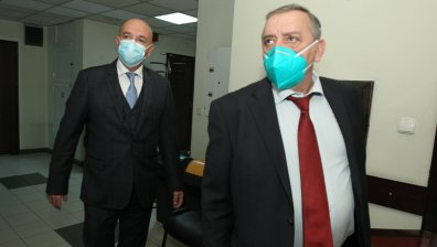 Нов протест пред НЦЗПБ в подкрепа на освободения проф. Кантарджиев