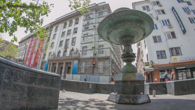 Зам.-кметът на София Тодор Чобанов провери ремонта на Столичната библиотека