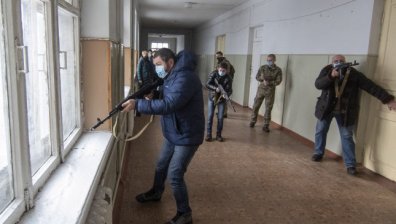 Кметът на Мариупол: Прекъснато е водоснабдяването, градът е блокиран
