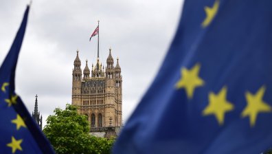 Великобритания налага санкции на руски високопоставени военни 