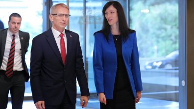 Правителството изпраща в Брюксел плановете за справедлив преход