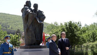 Радев и Вучич откриха паметник на Св. св. Кирил и Методий в Цариброд