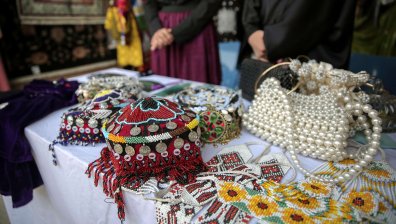 Бижута и ръчно изработени изделия блестят на изложението в Кабул (СНИМКИ)