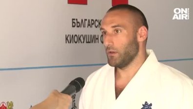 Тренировъчният лагер на карате киокушин в Камчия събра спортисти и легенди