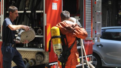 Цяла нощ следиха пожара в Старосел, 6 къщи в селото изгоряха