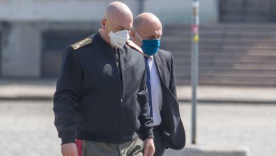 Мутафчийски: Нямаме отговор колко ще продължи пикът на заразата