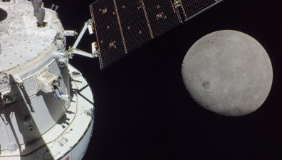 "Орион" на НАСА се отдалечи на рекордно разстояние от Земята