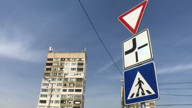 72-годишен шофьор помете майка и дете на пешеходна пътека във Варна