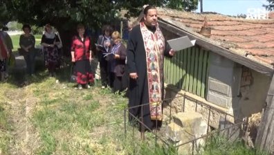 Разтърсен от смъртни случаи, Алфатар се обърна към Бог