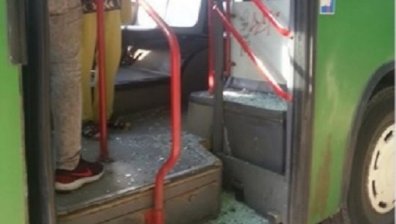 Стъкло на автобус от столичния градски транспорт се пръсна в движение