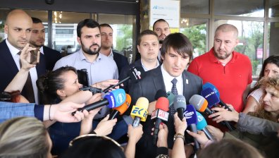 Депутат от ГЕРБ опитал да прелъсти 14-годишна, родителите ѝ подали сигнал, той отрича