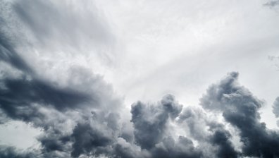 В неделя ни очакват облаци и дъжд