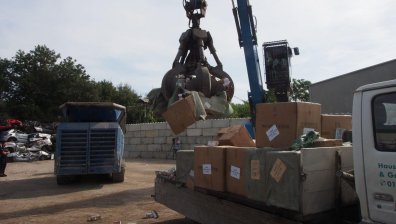 Във Варна унищожиха голямо количество фалшификати на световни марки
