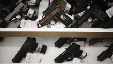 Избори или война в САЩ: Американците се презапасяват с оръжия