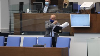 Екоминистърът предупреди депутатите за вероятна водна криза в Бургас